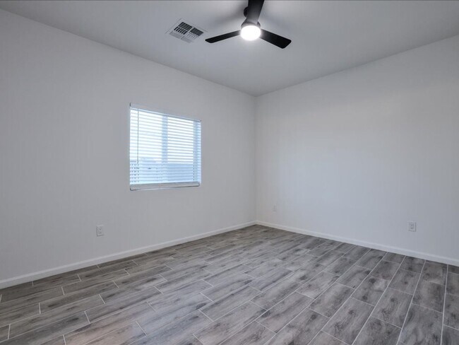 Building Photo - 1603 S Van Buren Ave