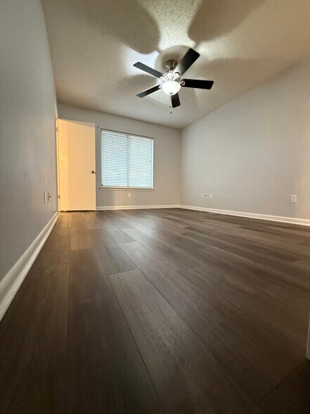Building Photo - 2908 Alpine Pl