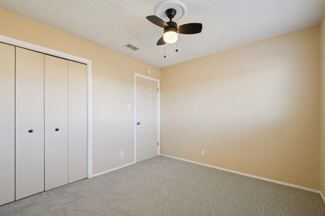 Building Photo - 9413 Quail Meadow Dr