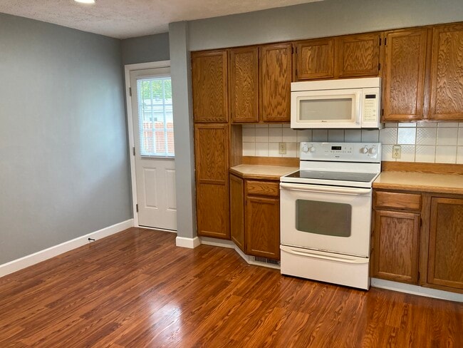 Building Photo - 7309 Roshon Ave