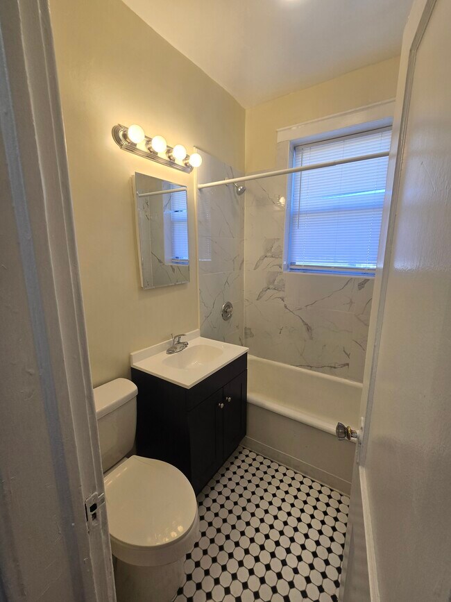 Building Photo - 46 Kelly Pky