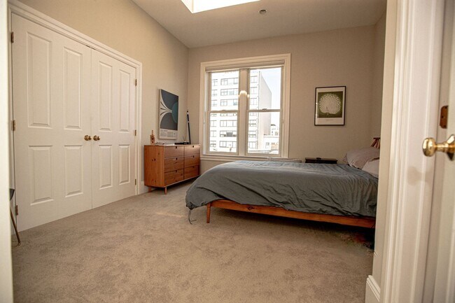 Building Photo - Charming 2BR Condo in Logan Circle