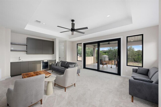 Building Photo - 13701 Montview Dr