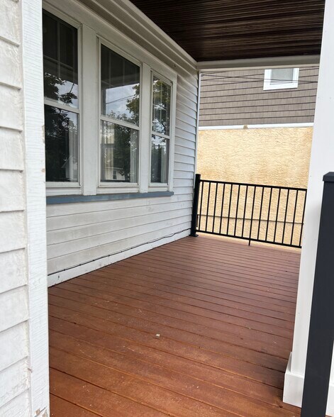 Building Photo - 10 Warman St