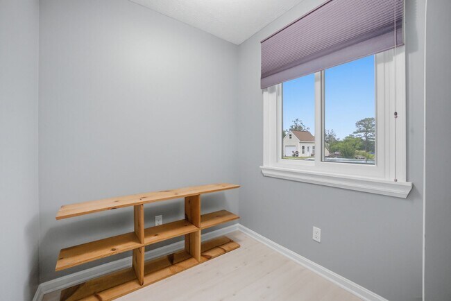 Building Photo - 20 B Freeman Drive Poquoson VA 23662