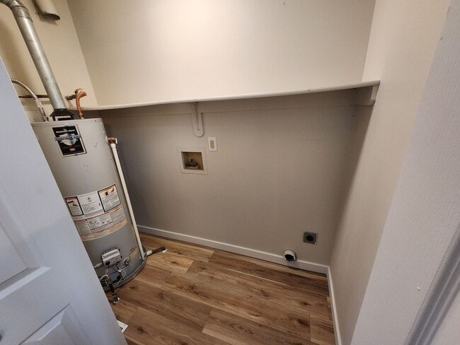 Building Photo - 1421 Anita St