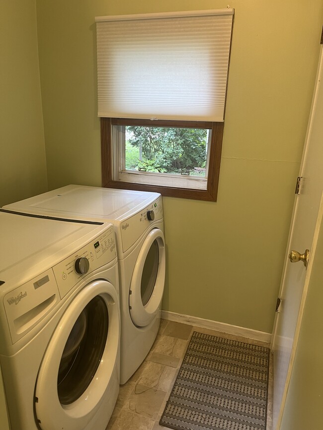 Building Photo - 1411 Jersey Ridge Rd