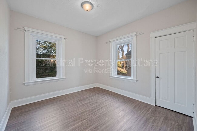 Building Photo - 816 Windham Ave