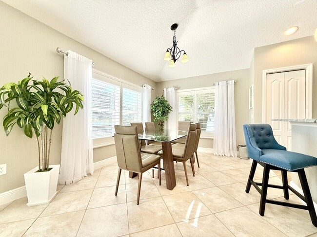 Building Photo - Live The Villages life: 3Bedrooms/2Baths furnished home with all the premier recreation access!