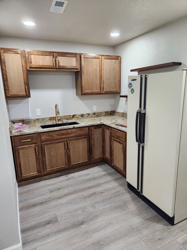 Building Photo - 5502 Dunbar Ct