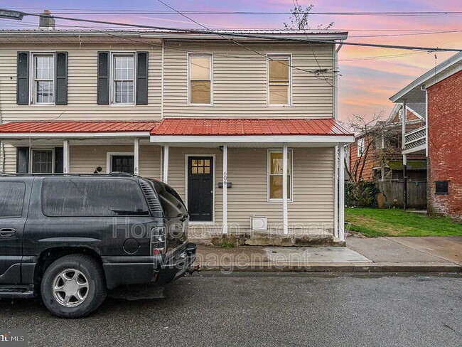 Primary Photo - 606 North St