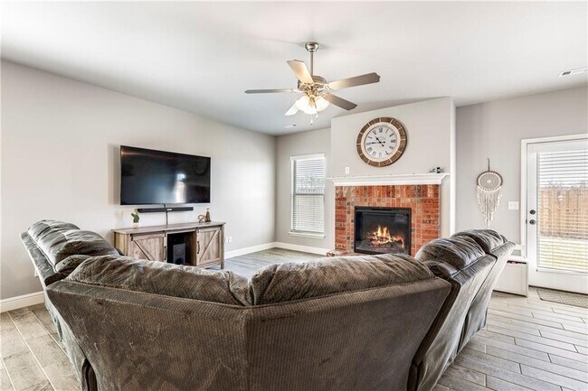 Building Photo - 2041 Tallgrass Ter