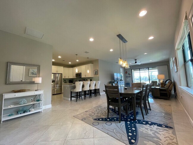 Building Photo - 7627 Jacaranda Ln