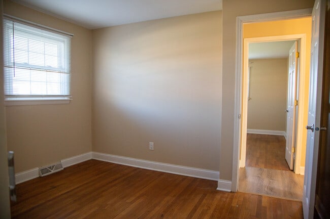 Building Photo - 516 s second ST