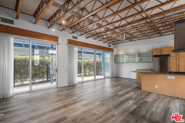 Building Photo - 621 San Juan Ave