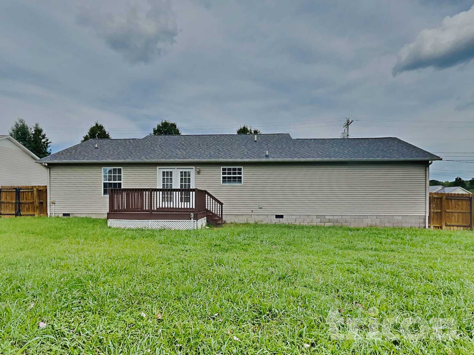 Building Photo - 1621 Robert Rd