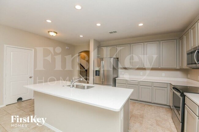 Building Photo - 6252 Outrigger Rd