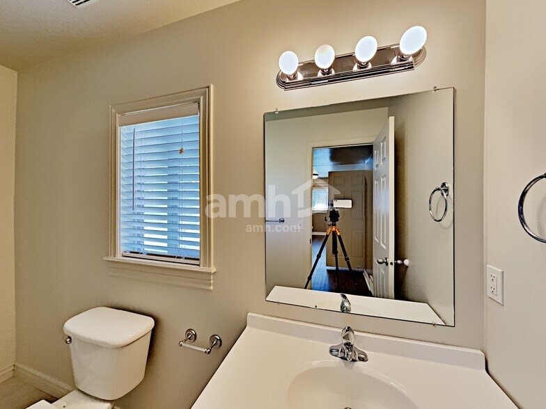 Building Photo - 2216 S 2685 W