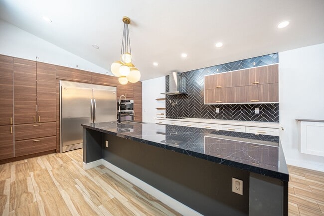 Building Photo - European-inspired Mid-Century Henderson Home!