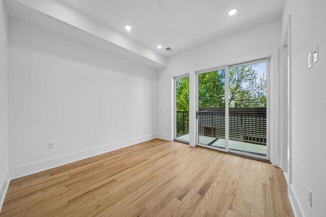 Building Photo - 169 Bowers St