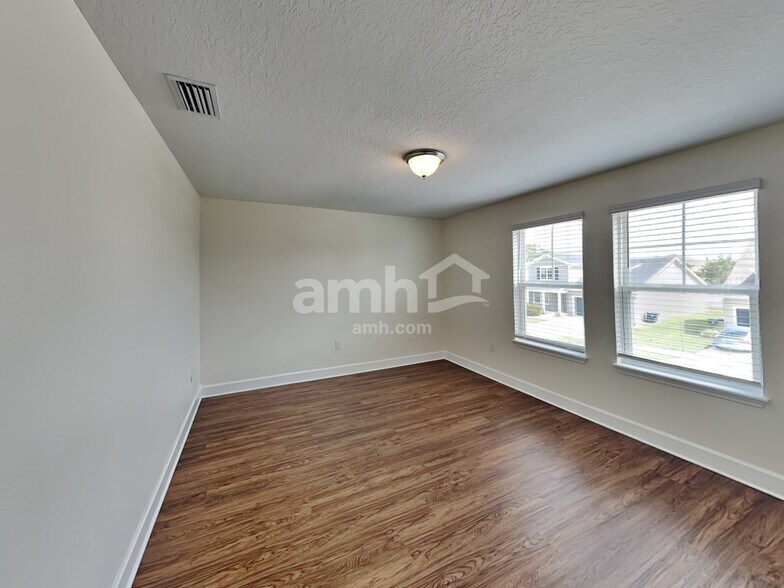 Building Photo - 408 Pine Terrace Dr