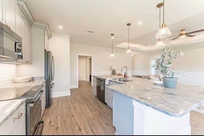 Building Photo - 3948 Ella Dr