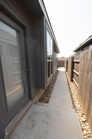 Building Photo - 2809 Seneca Path