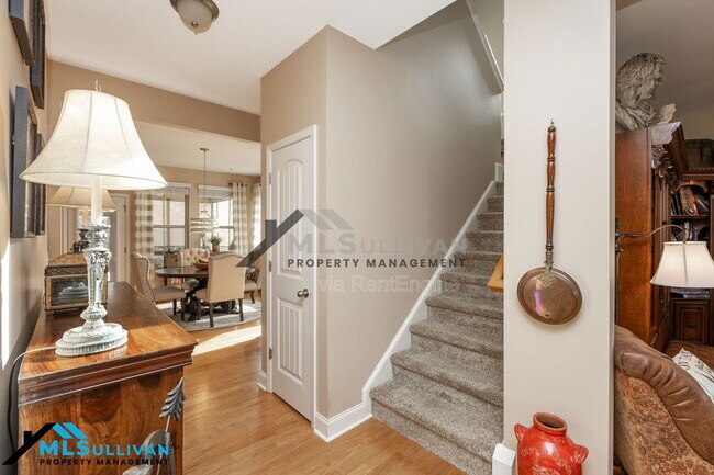 Building Photo - 913 Beech Glen Dr