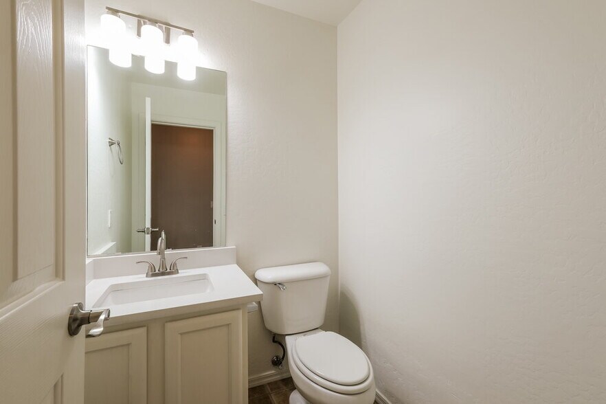 Building Photo - 7937 W Williams St