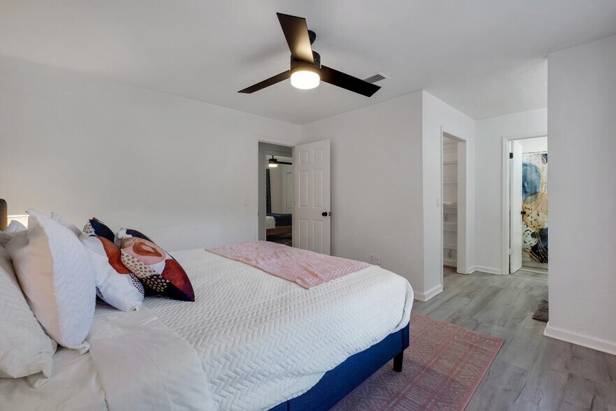 Building Photo - 2427 Ludmila Ln