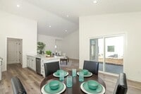 Building Photo - 5314-5316 Pinecrest