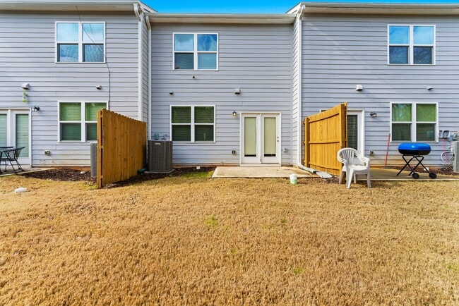 Building Photo - 3068 Tarian Way