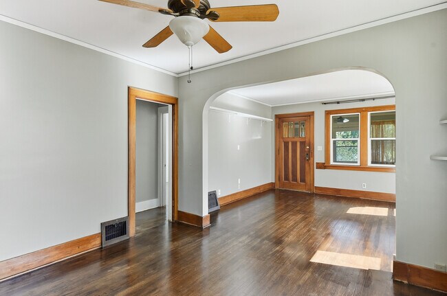 Building Photo - 1608 S 55th St