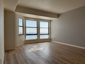 Building Photo - 988 Franklin St