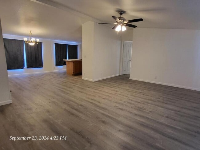 Building Photo - 924 S Tonto Rd