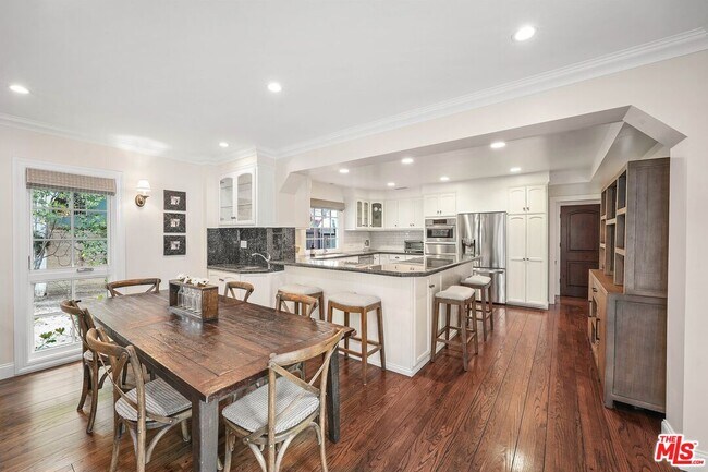 Building Photo - 15434 Sutton St