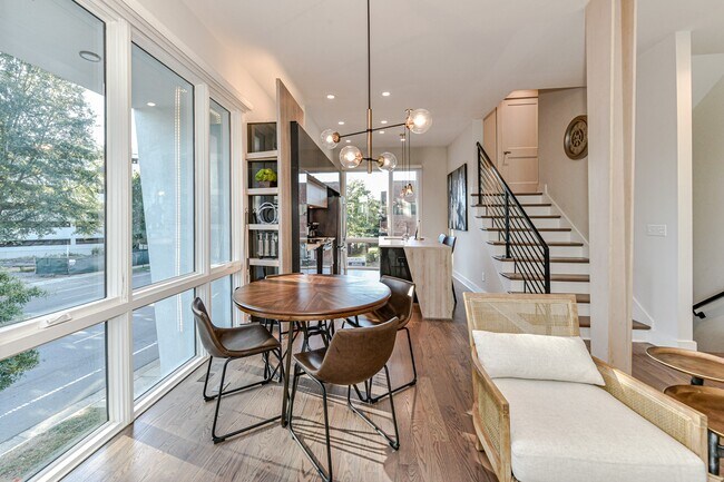 Building Photo - 1072 Kenilworth Ave