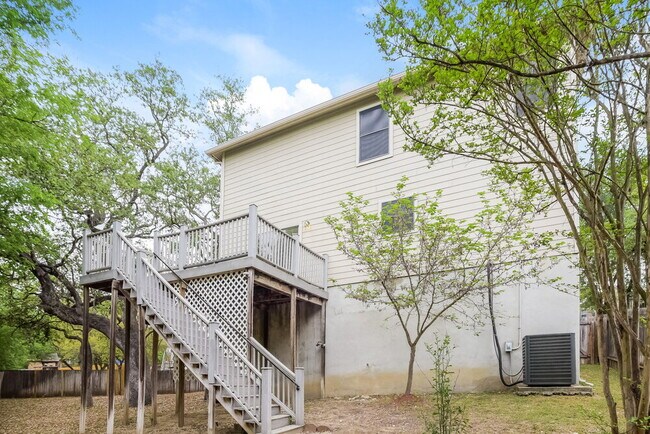 Building Photo - 10711 Amble Coach