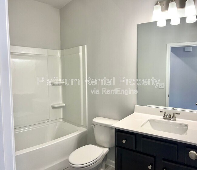 Building Photo - 4579 Silver Oak Dr SW