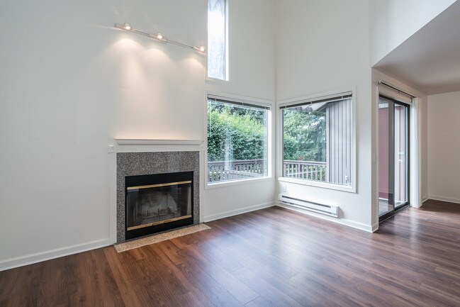 Building Photo - Benchmark Townhomes