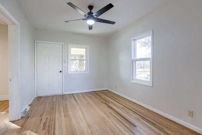 Building Photo - Ralston Rental Home Available
