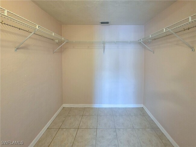 Building Photo - 4371 Bay Beach Ln