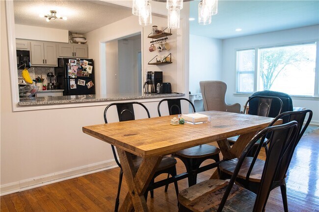 Building Photo - 1861 W Deane St