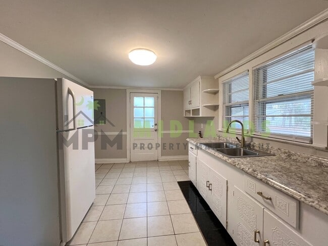 Building Photo - 135 Rivelon Rd