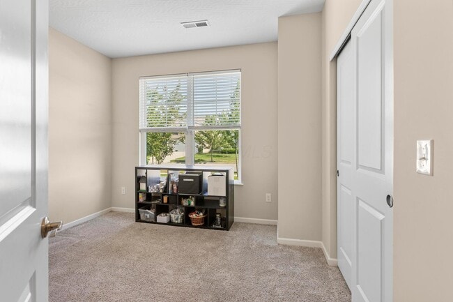 Building Photo - 220 Woodland Sky Dr