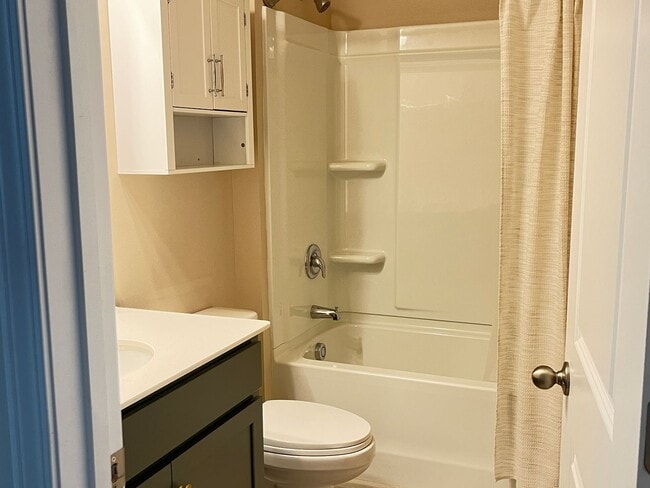 Building Photo - 1016 Chester Gln Ct