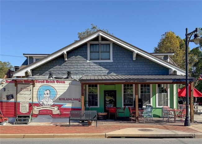 Building Photo - 255 Lowry St