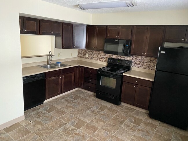 Building Photo - 4360 Maricopa Dr