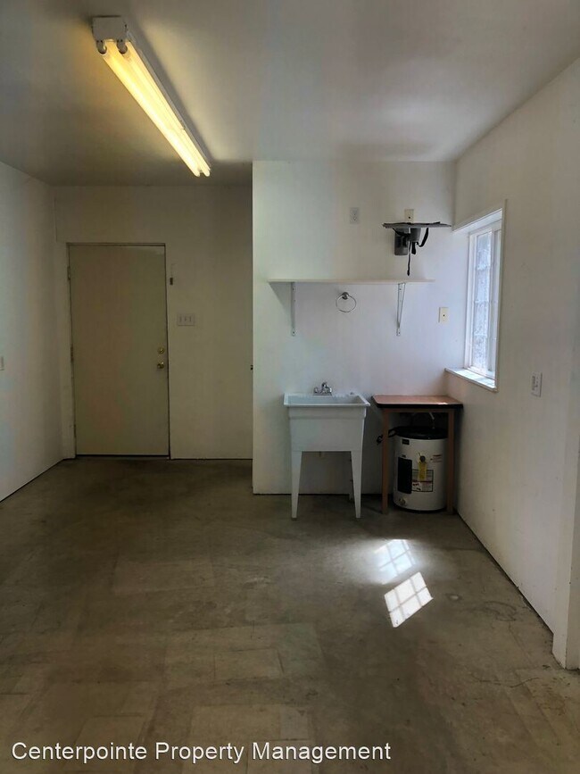 Studio, 0.5 bath House Hucrest Area 1810 NW Kline St Roseburg OR