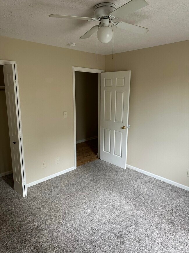 Building Photo - 415 Ridgewood Ln